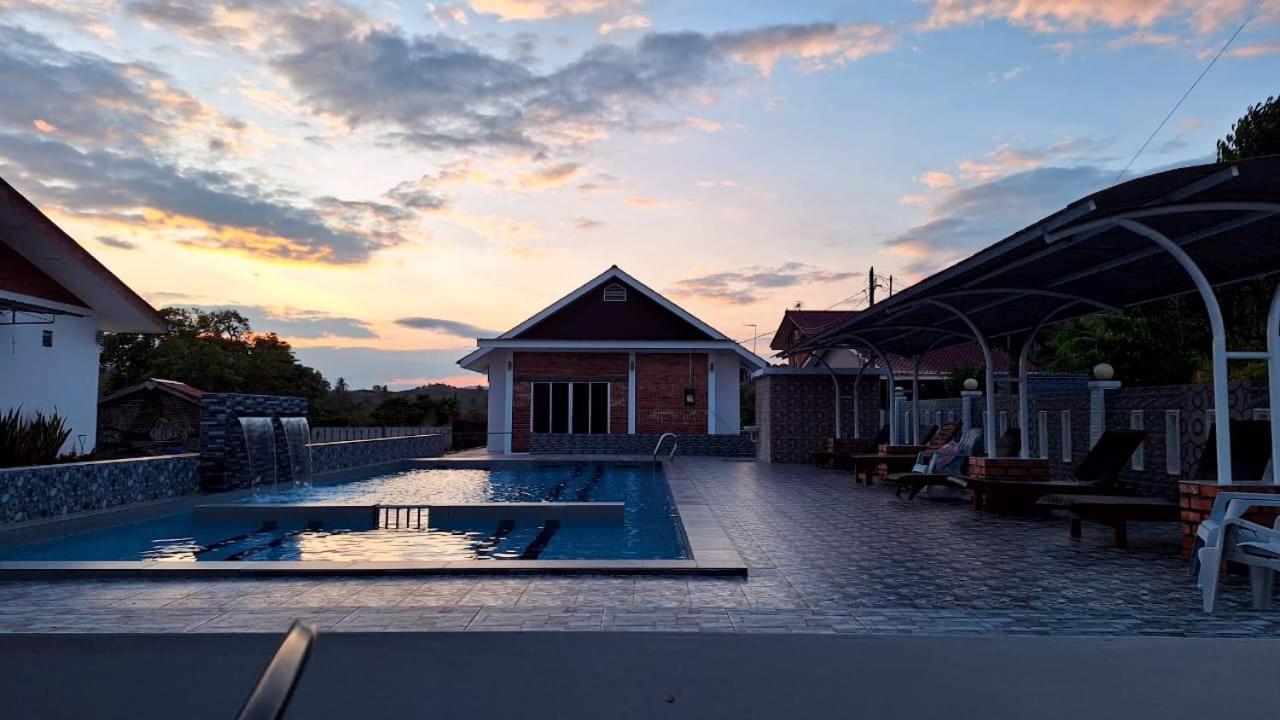 פנתאי צנאנג The Nutshell Chalet Langkawi מראה חיצוני תמונה
